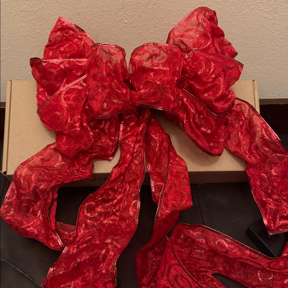 Vintage Unique Christmas Lighted Red 4” Bow w/ Draping Ribbon - Battery Operated